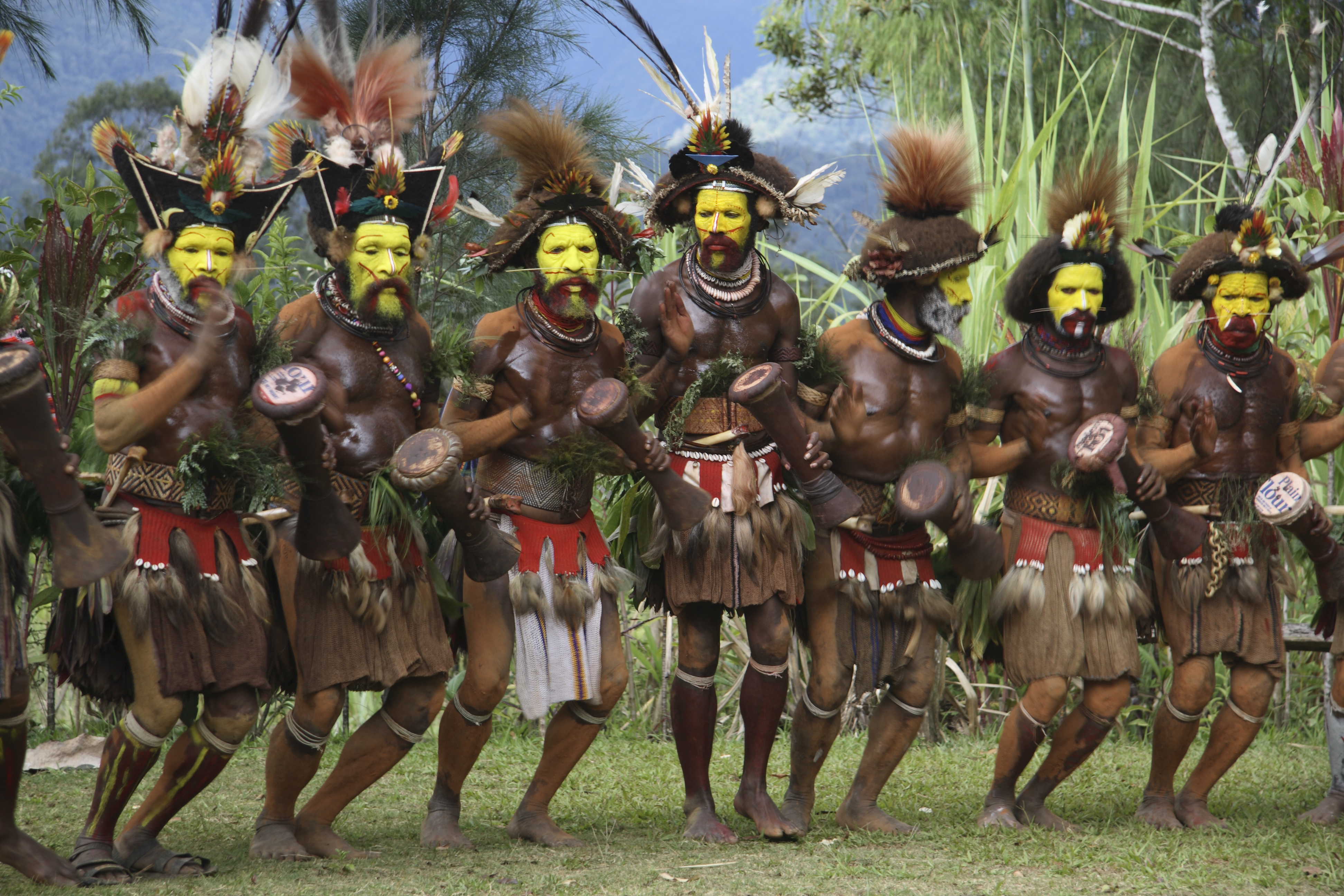 Народы южной австралии. Папуасы новой Гвинеи. Коренные жители Австралии Папуасы. Австралийцы коренные жители Австралии. Папуасы Австралии.