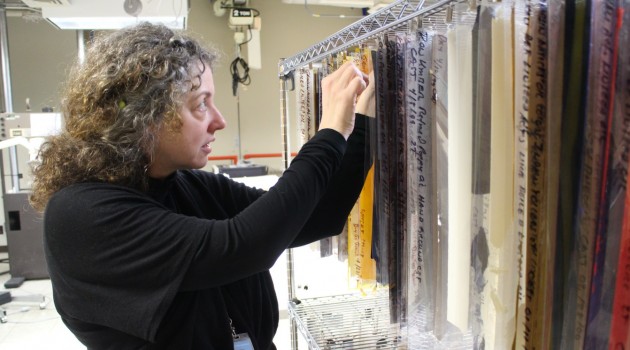Dawn Rogala used her colleague Marion Mecklenburg’s paint samples, or drawdowns, at the Smithsonian Museum Conservation Institute as part of her recent work on condition issues in several mid 20th-century paintings. (Photo: Michelle Z. Donahue)