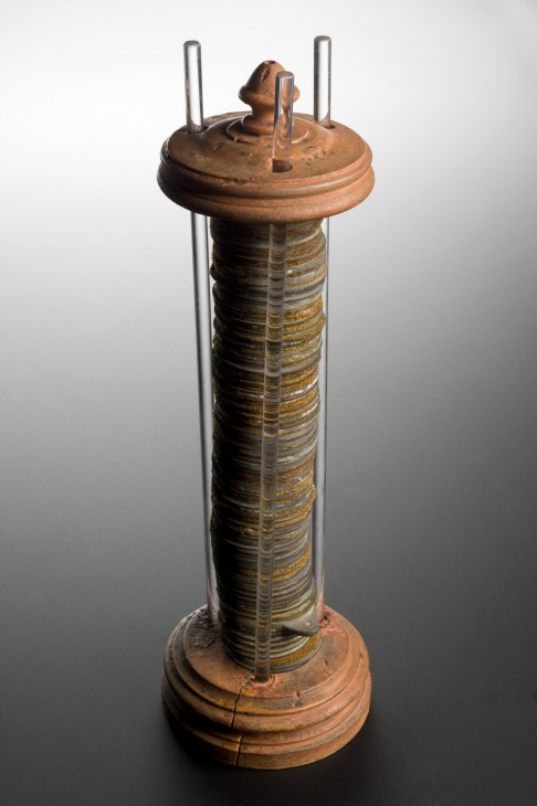 First described in 1800 by Alessandro Volta (1745-1827), a voltaic pile consists of a series of zinc and cooper discs separated by conducting cards. Alessandro Volta invented the first constant-current battery, with moistened pieces of felt between alternating discs of nickel and zinc. He used copper in later designs, which he found delivered a stronger electrical flow. 